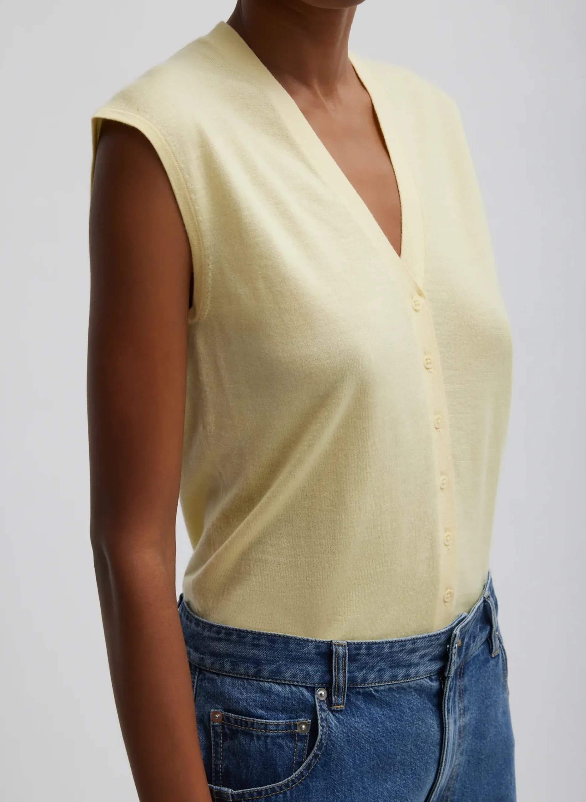 Sale Tibi Cashmere Silk Blend Sleeveless Button Down Sweater Lemon Ice