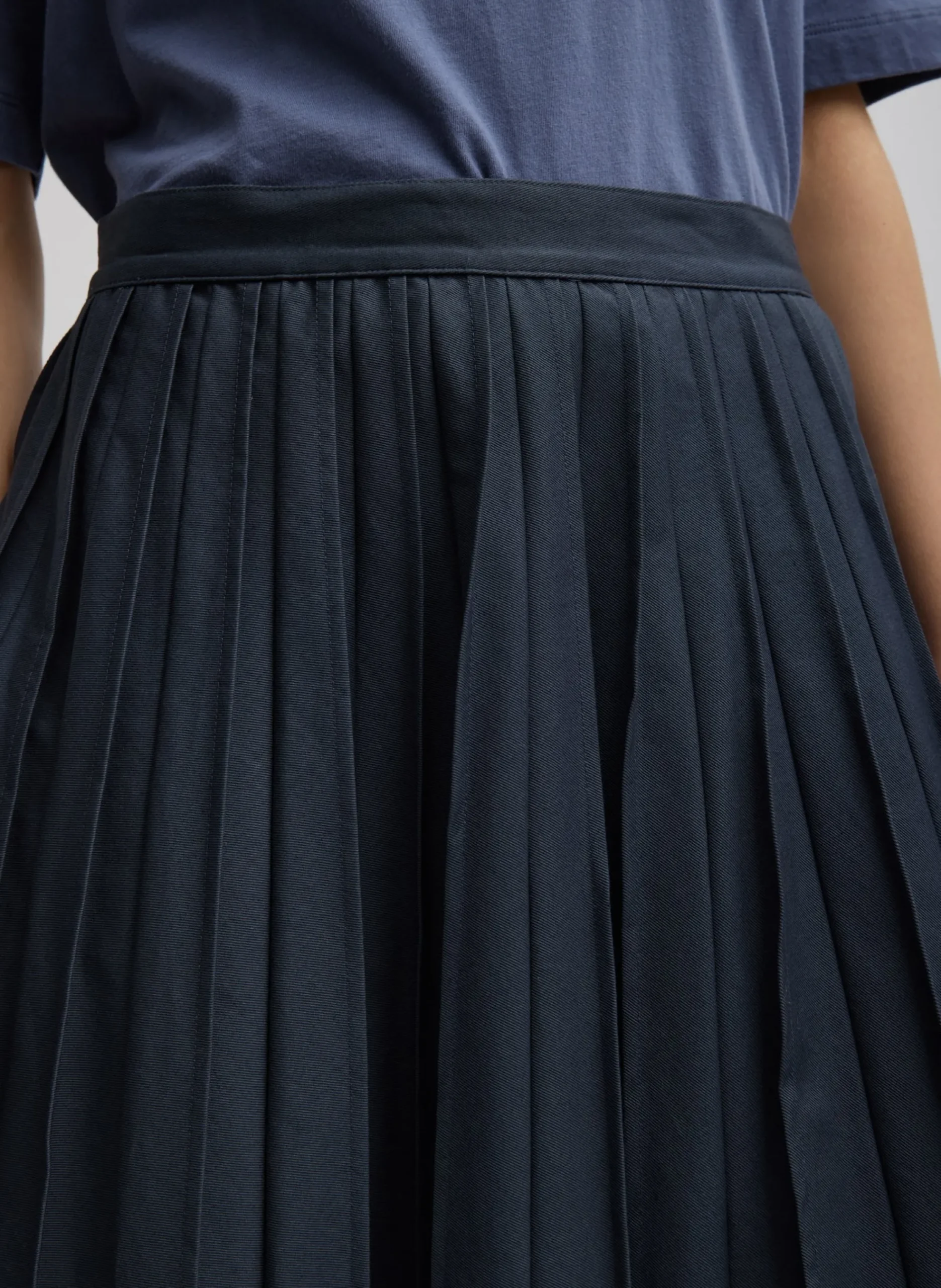 Discount Tibi Oliver Cotton Stretch Tricotine Pintucked Skirt Slate Blue